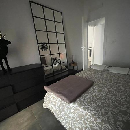 Decoluxe !Apartamento Con 1 Camera Da Letto , In Zona San Paolo , Via Martiniana Turin Luaran gambar
