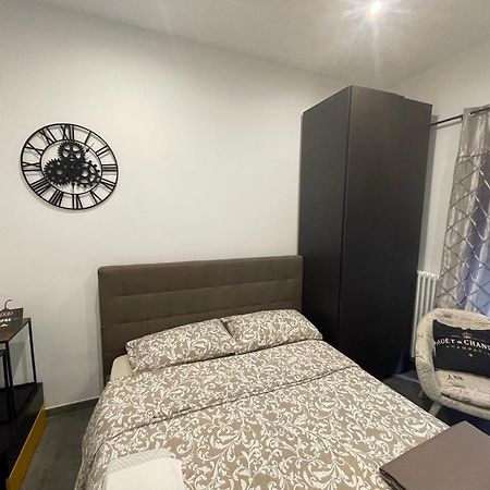 Decoluxe !Apartamento Con 1 Camera Da Letto , In Zona San Paolo , Via Martiniana Turin Luaran gambar